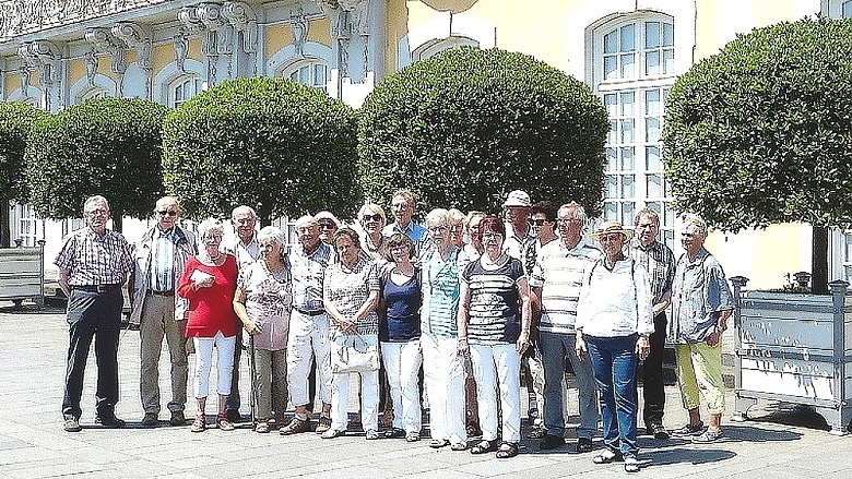 Gruppe vor Schloss Augustusburg