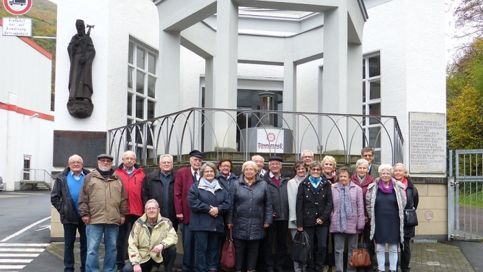 W.M.  (6. v.l. Dr. Martin Kerstiens, 3. v.r. Dipl.-Betriebswirt Klaus Körner)