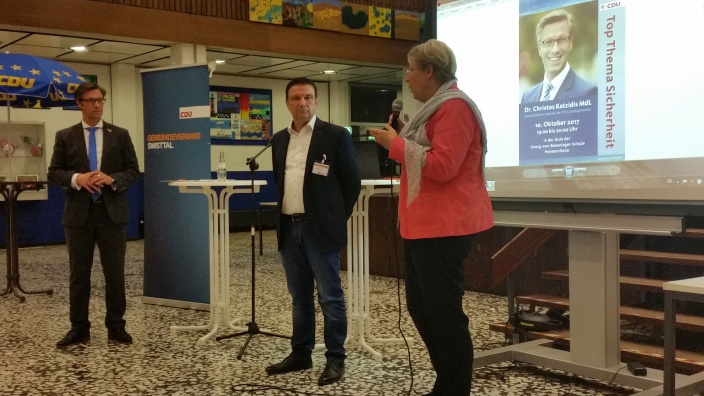 Bild v.l.n.r.: Dr. Christos Katzidis, stv. CDU GV Vorsitzender Manfred Lütz, Bürgermeisterin Petra Kalkbrenner
